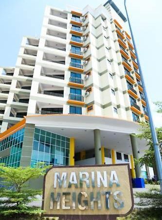 Marina Heights Seaview Resort Apartment II Lumut Ngoại thất bức ảnh