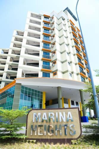 Marina Heights Seaview Resort Apartment II Lumut Ngoại thất bức ảnh